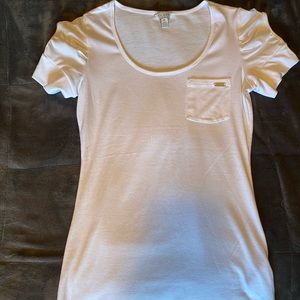 White guess t shirt